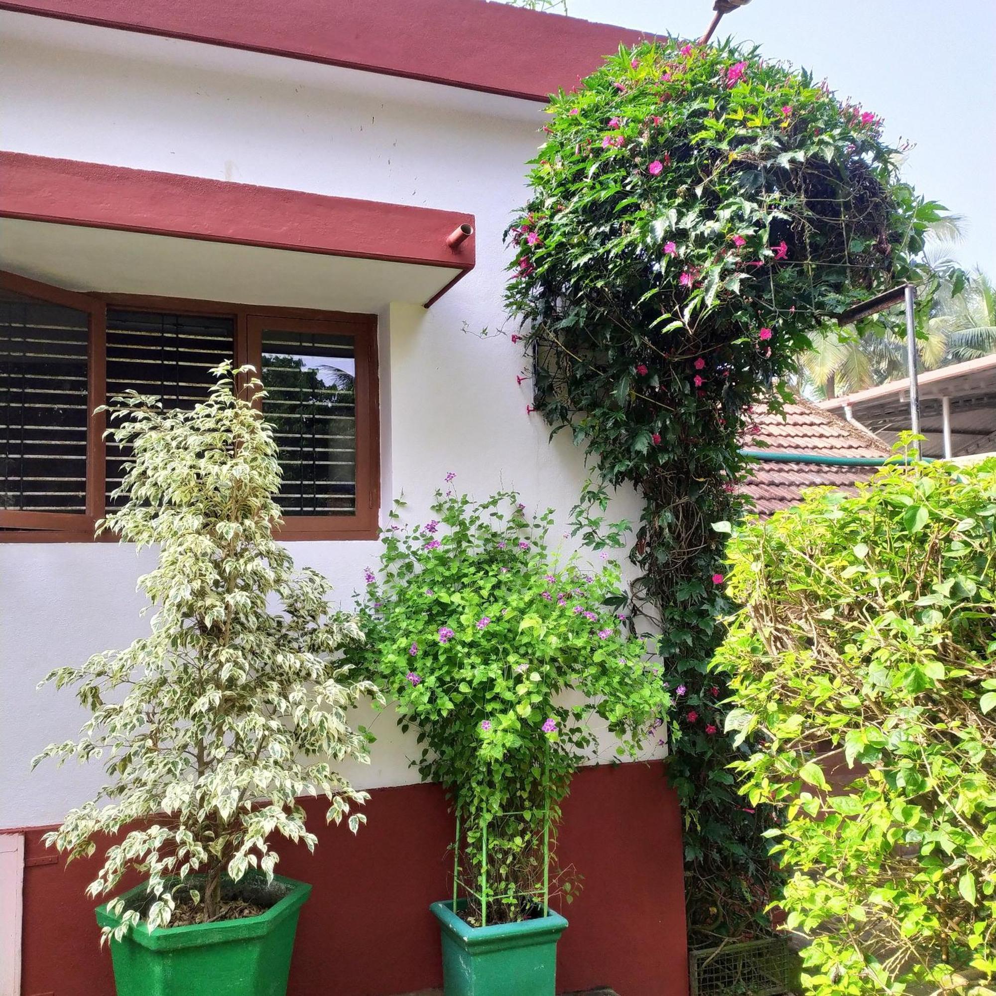 Gurpur Runnin Airport - Homestay מראה חיצוני תמונה