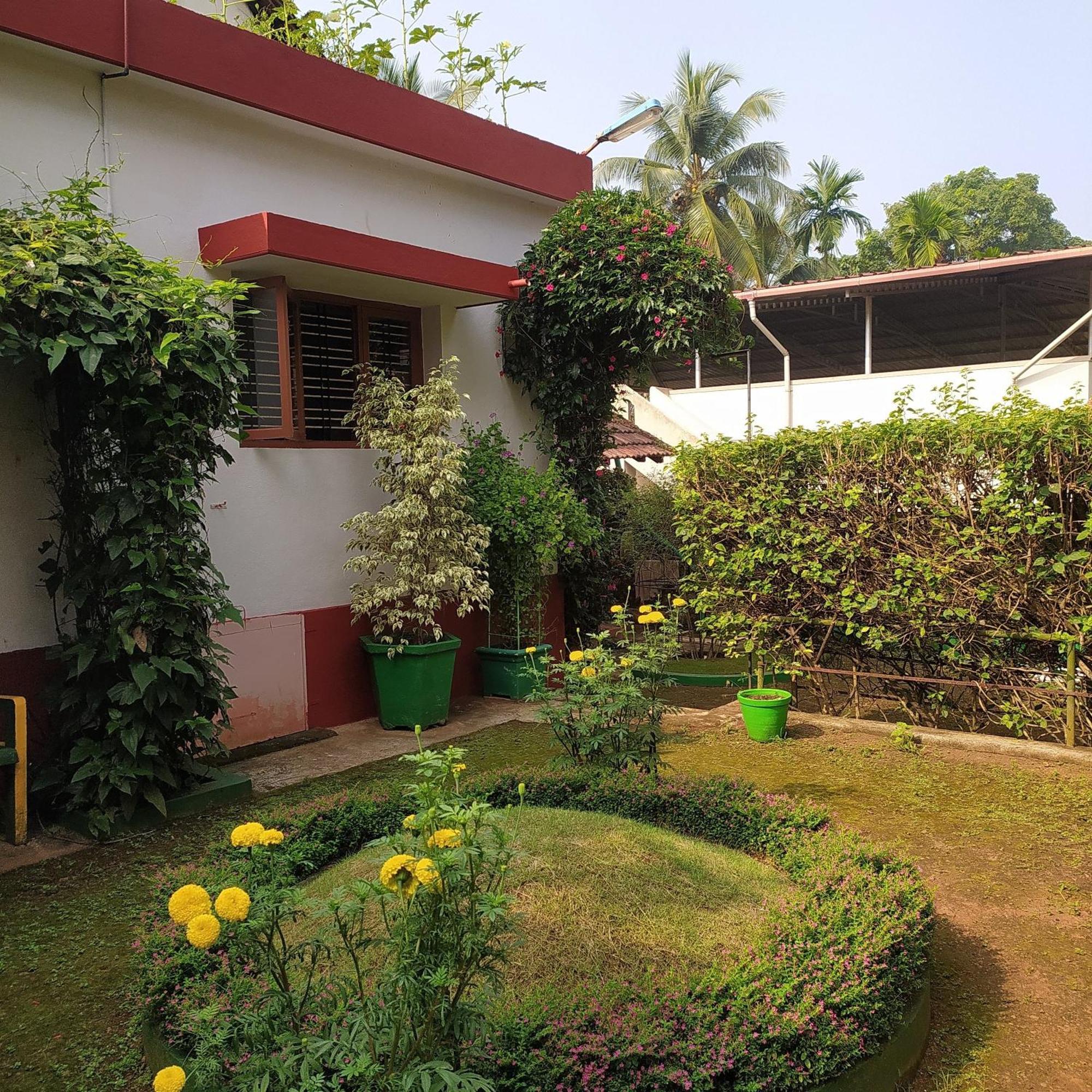 Gurpur Runnin Airport - Homestay מראה חיצוני תמונה